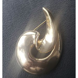 Gold paisley brooch